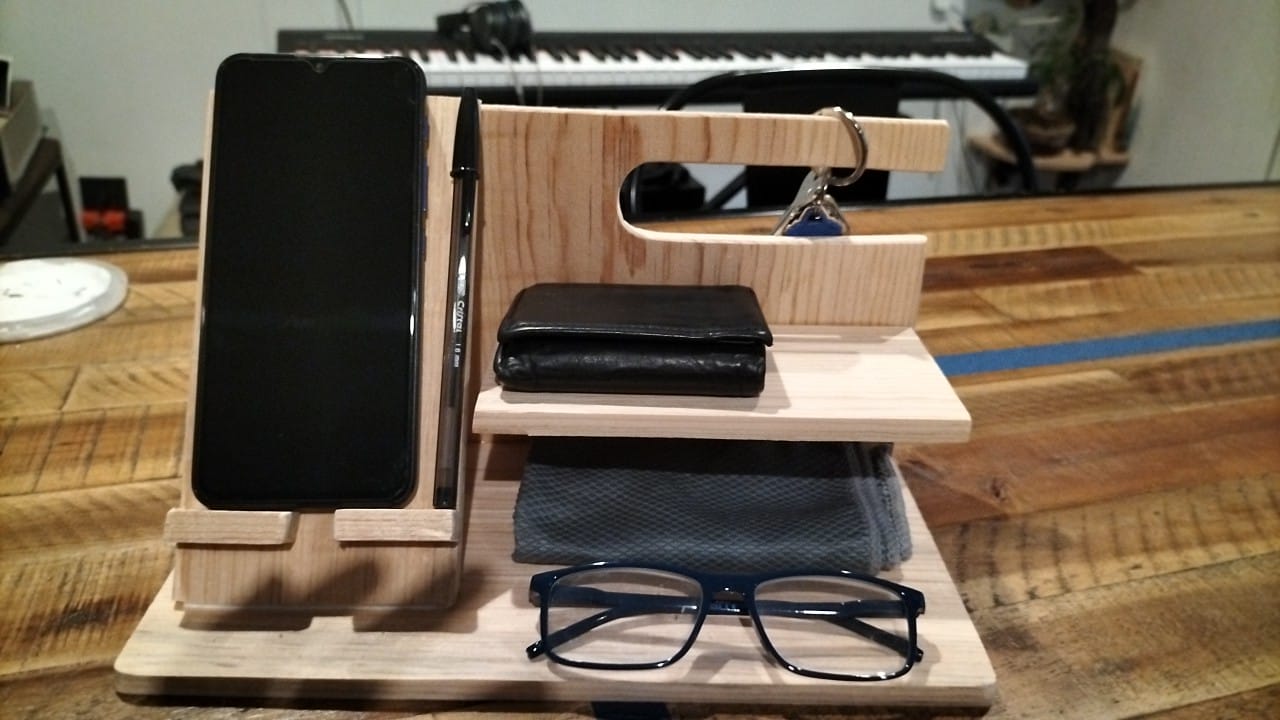 Soporte para celular y organizador